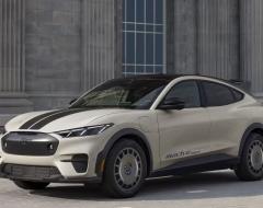 Ford Mustang Mach-E 2025 – електричний кросовер із духом Mustang