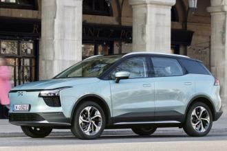 Aiways U5 — просторий китайський електро-SUV: плюси, мінуси та реальні враження