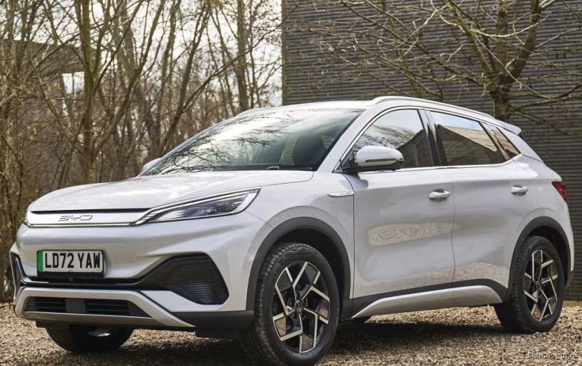 Компактний електрокросоер BYD Atto 3
