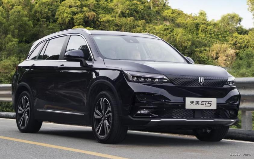 Skywell ET5 2025 вид спереду