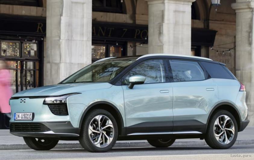 Aiways U5 середньорозмірний електрокар