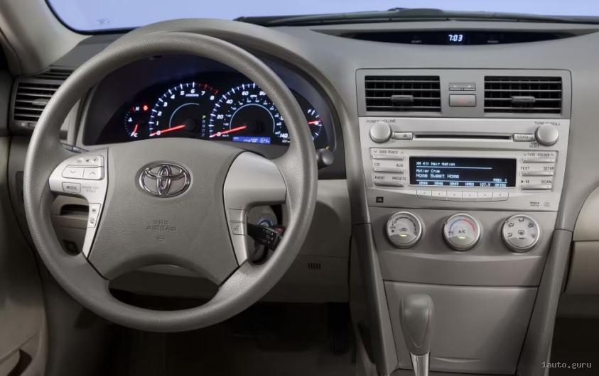 Салон та на що звернути уваги при купівлі Camry 40 з пробігом