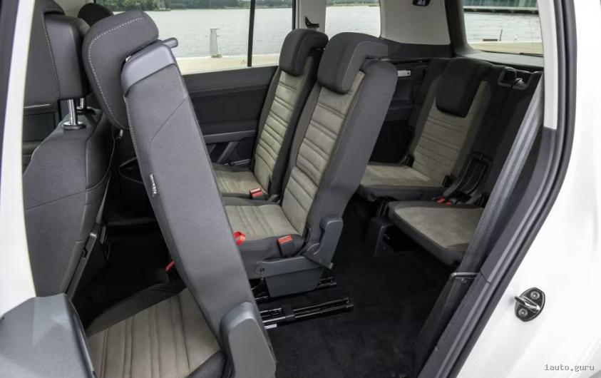 Зручний салон Touran