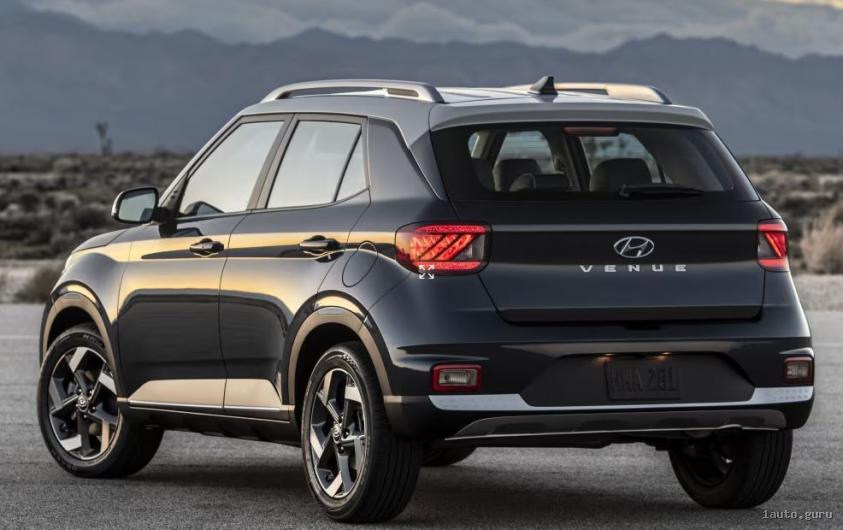 Hyundai Venue 2026 задня оптика та вид збоку