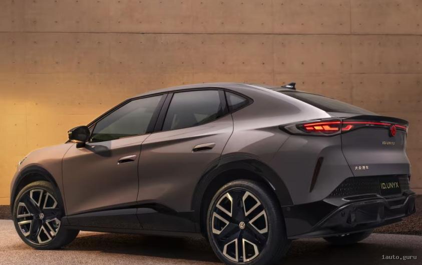 Вид ззаду кросовер-купе ID. UNYX